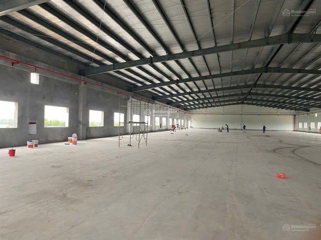Cho thuê kho 1000m2 vị trí chiến lược ngay nguyễn văn cừ kết nối 4 hướng giá chưa đến 100k/m2