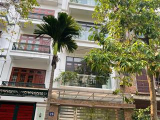Cho thuê nhà 35 triệu ngõ 280 hồ tùng mậu 77m x 7t thang máy thông sàn đẹp giá có 35tr/tháng