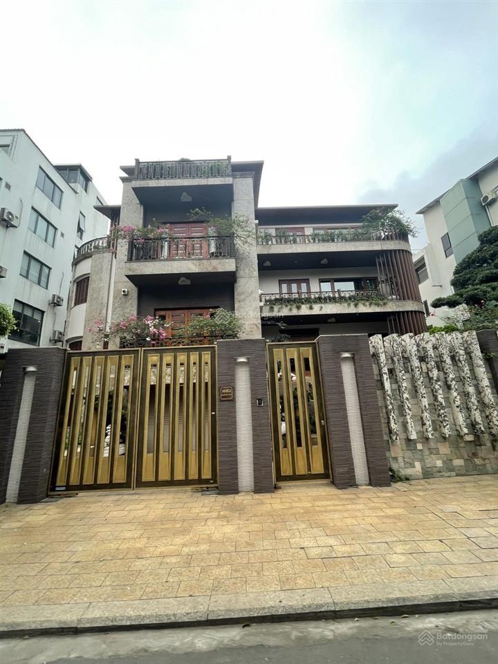 Cho thuê căn biệt thự kđt yên hòa,250m2, 4 tầng 1 hầm thang máy ở hoặc làm văn phòng chỉ 60tr/tháng