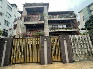 Cho thuê căn biệt thự kđt yên hòa,250m2, 4 tầng 1 hầm thang máy ở hoặc làm văn phòng chỉ 70tr/tháng