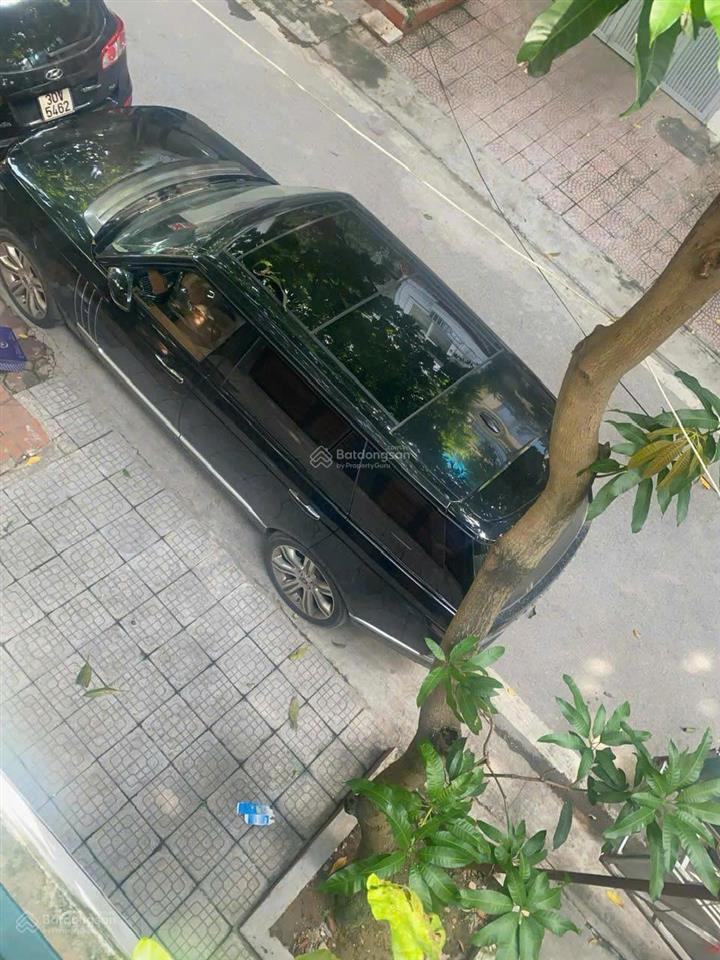 Cho thuê căn biệt thự thành thái, cầu giấy, 250m², mt 10m, 4 tầng có thang máy giá 60tr/th