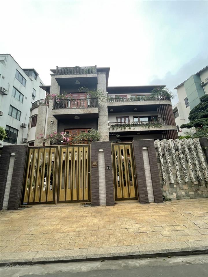 Cho thuê căn biệt thự thành thái, cầu giấy, 250m², mt 10m, 4 tầng có thang máy giá 60tr/th