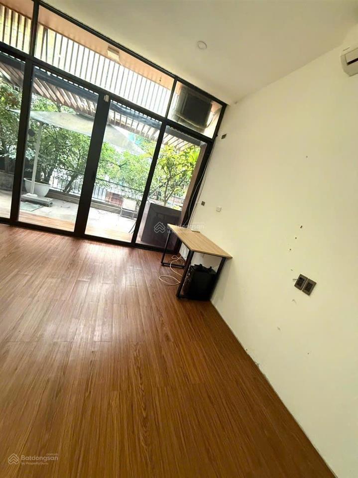 Cho thuê nhà kđt trung văn vinaconex 3, đường tố hữu, dt 100m², nhà 5 tầng đẹp, nhà thô giá 12tr/th