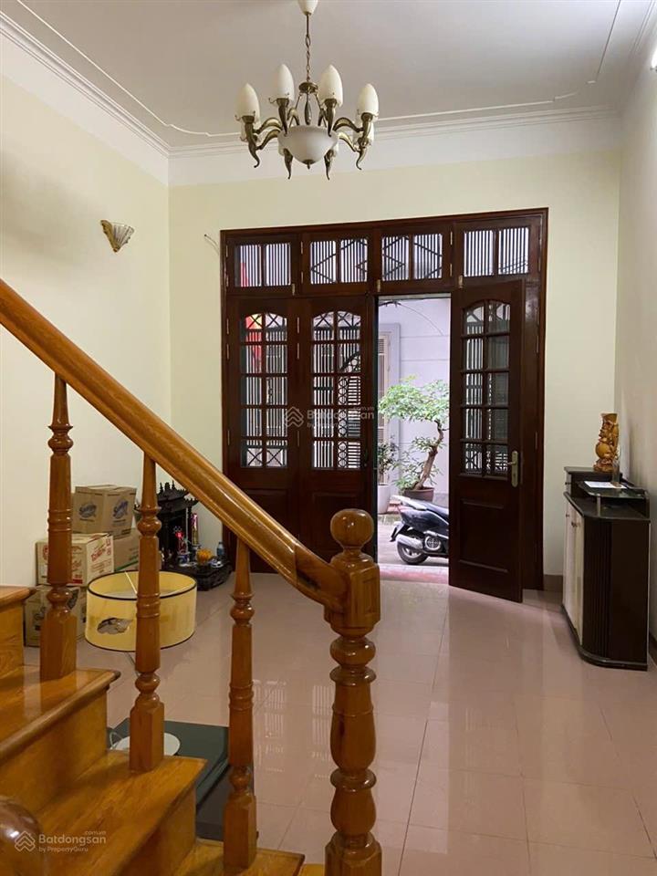 Cho thuê nhà 18tr/th đường mạc thái tổ, yên hòa, cầu giấy 50m2, 4 tầng đường ôtô bàn cơ. 0989 031 ***