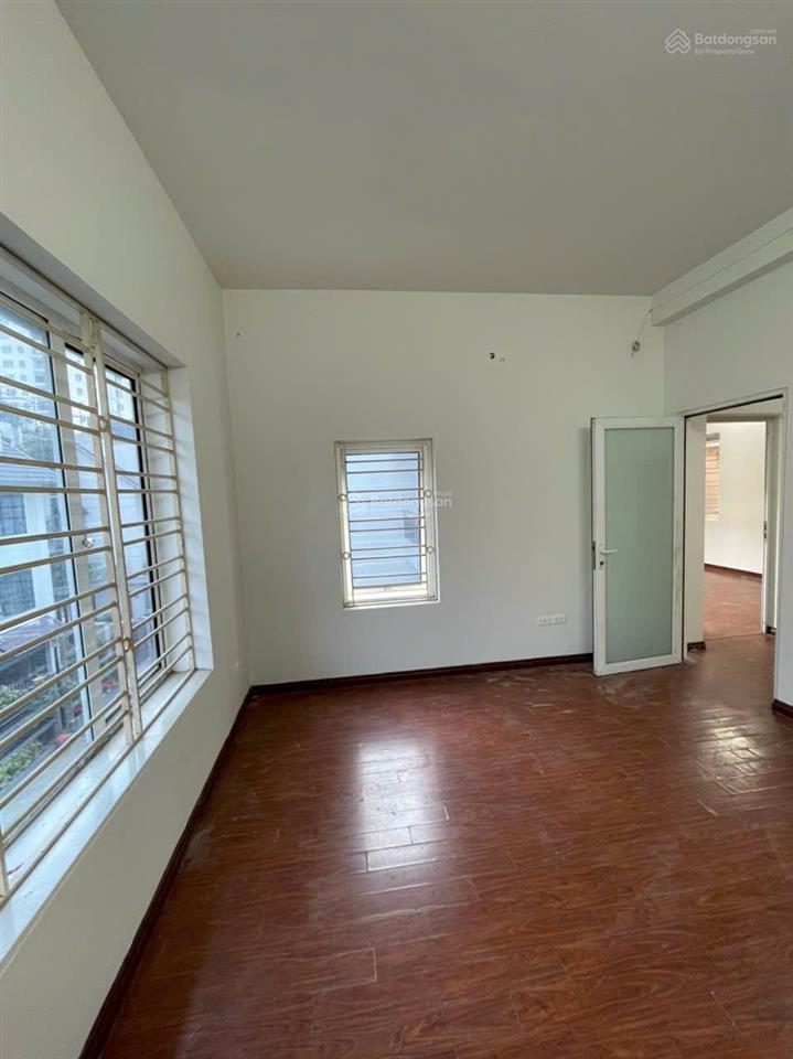 Cho thuê biệt thự đường tố hữu,trung văn 120m2,4 tầng 1 tầng hầm để xe giá 26tr/tháng 0989 031 ***