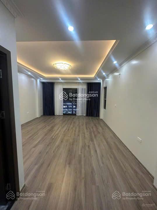 Cho thuê nhà ngõ 78 duy tân, 50m2, 5 tầng mỗi tầng 1 phòng nhà đẹp giá chỉ có 23tr/tháng 0989 031 ***