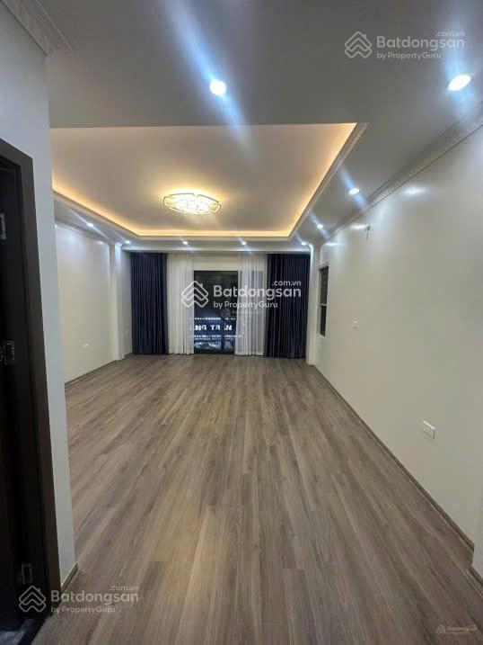 Cho thuê nhà ngõ 78 duy tân, 50m2, 5 tầng mỗi tầng 1 phòng nhà đẹp giá chỉ có 23tr/tháng 0989 031 ***