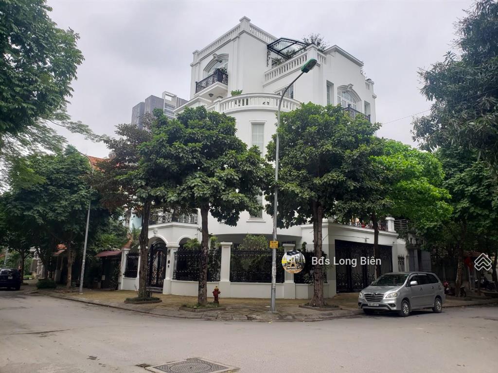 Cho thuê gấp biệt thự kđt dịch vọng, cầu giấy, hn, 200m2, xd 130m2, 4t nhà đẹp làm vp giá 60tr/th