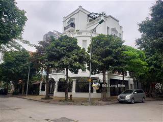 Cho thuê gấp biệt thự kđt dịch vọng, cầu giấy, hn 200m2, xd 130m2, 4t nhà đẹp làm vp giá 60tr/th