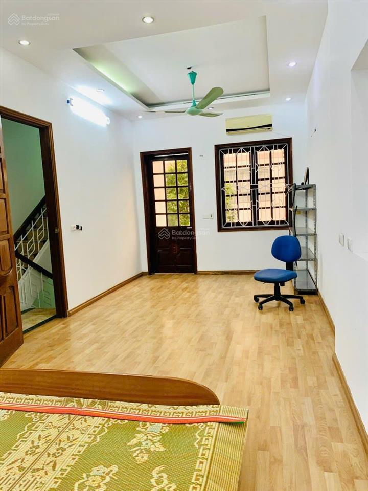 Cho thuê nhà khuất duy tiến, thanh xuân 55m2,5 tầng nhà rất đẹp oto đỗ cửa giá chỉ 19tr/th