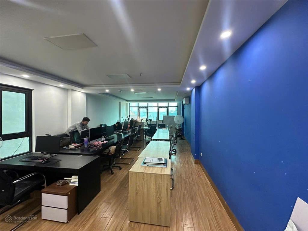 Cho thuê nhà nguyễn xiển, thanh xuân, 100m2, 5 tầng thang máy mặt kính sang trọng làm vp 0989 031 ***