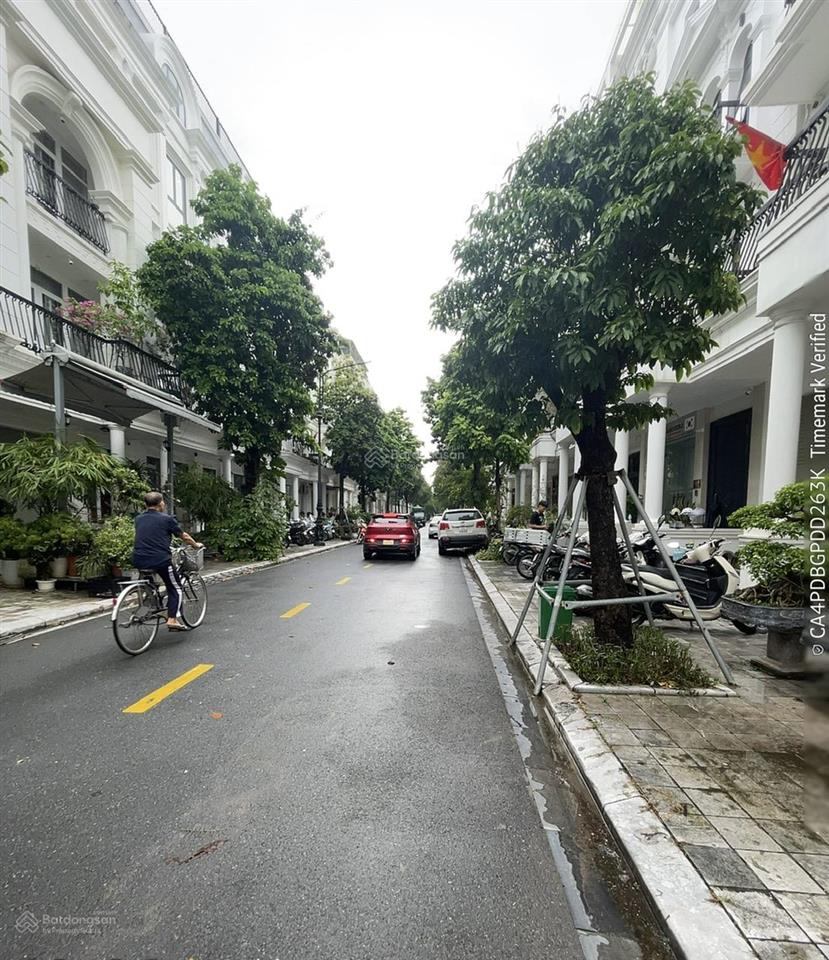 Cho thuê gấp căn biệt thự kđt mới trung yên 250m2, mt 12m, 4 tầng đẹp làm văn phòng  0989 031 ***