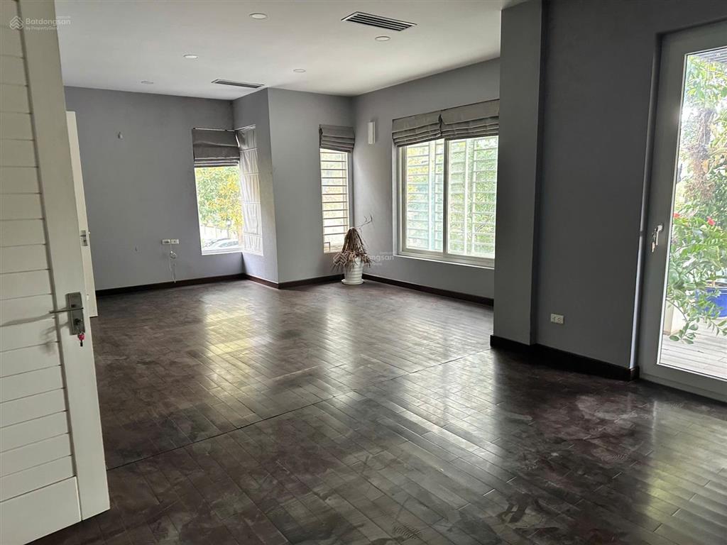 Cho thuê biệt thự nguyễn cơ thạch,mỹ đình, nam từ liêm,220m2, mt 12m, 4 tầng đẹp giá chỉ 40tr/tháng