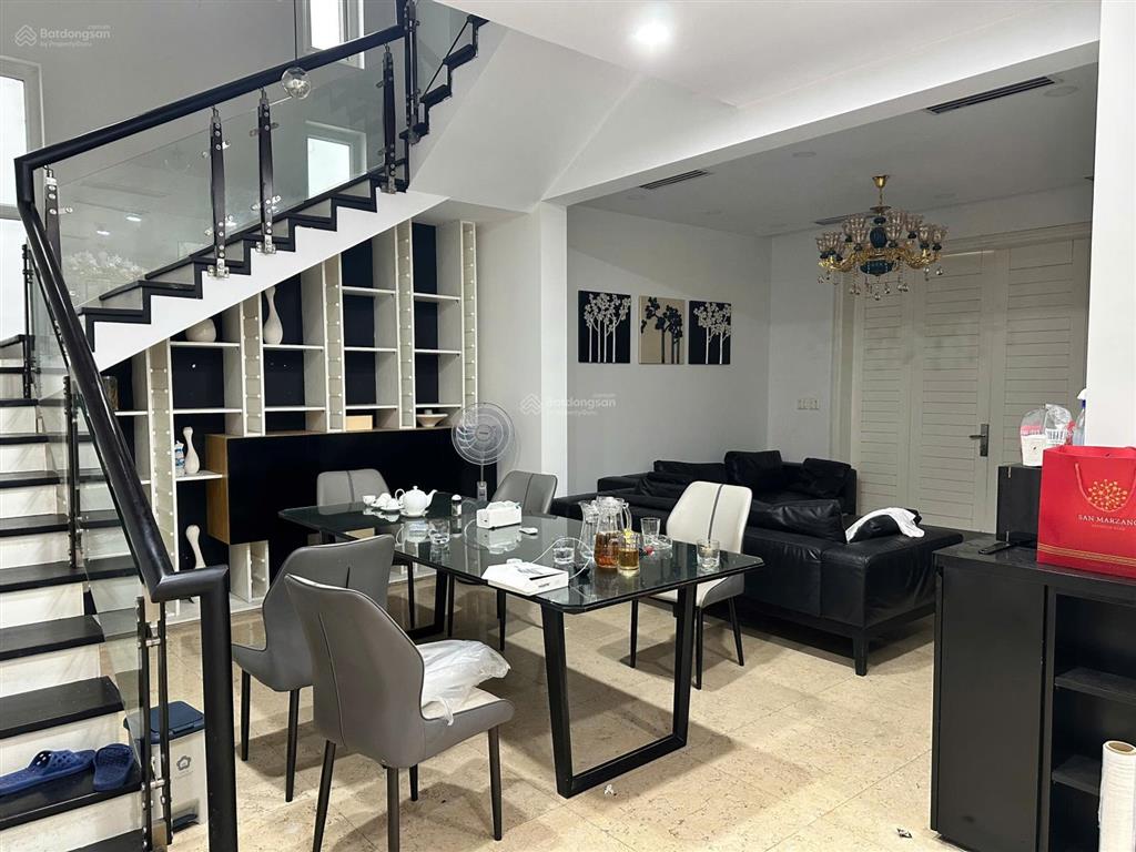 Cho thuê biệt thự nguyễn cơ thạch,mỹ đình, nam từ liêm,220m2, mt 12m, 4 tầng đẹp giá chỉ 40tr/tháng