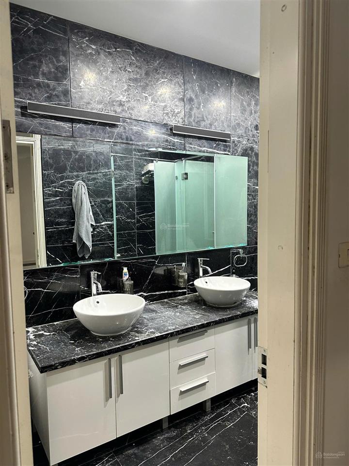 Cho thuê biệt thự nguyễn cơ thạch,mỹ đình, nam từ liêm,220m2, mt 12m, 4 tầng đẹp giá chỉ 40tr/tháng