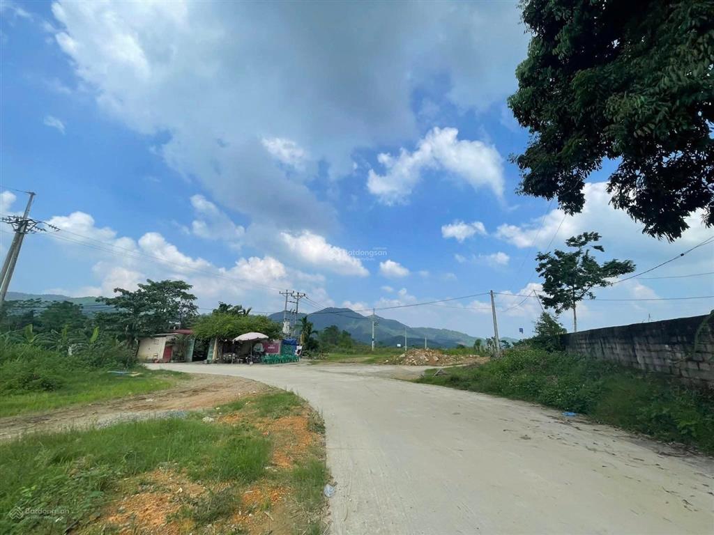 Đất nền     nghỉ dưỡng   yên trung , thạch thất ,hà nội, dt 400m ,giá đầu tư  call 0979 534 ***