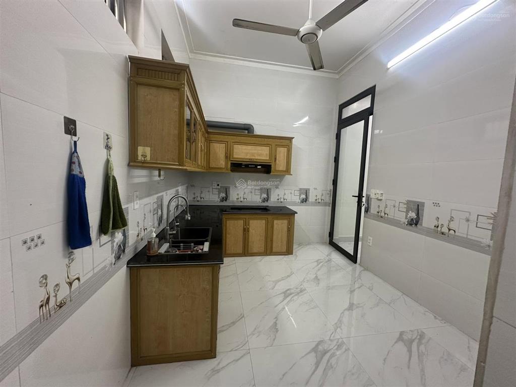 Nhà mặt chợ lương quán mặt tiền rộng chỉ 5,4 tỷ
