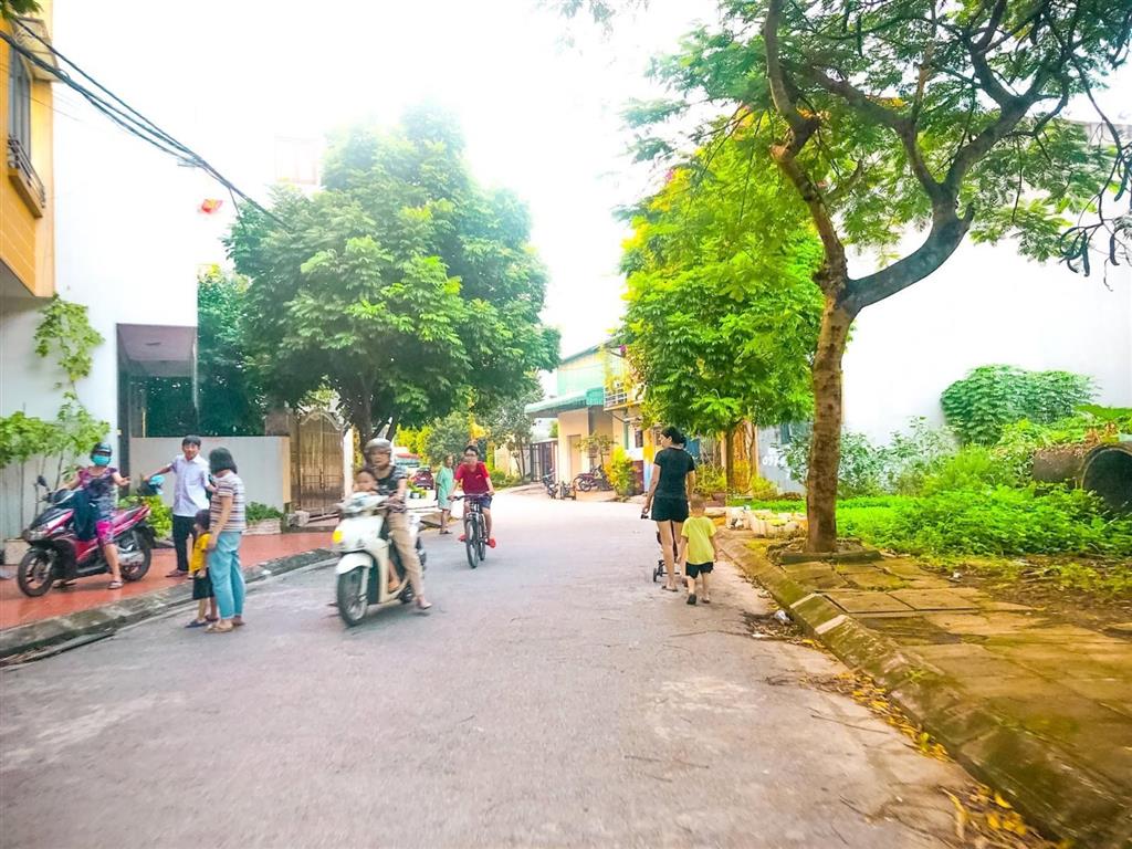 Siêu phẩm tuyến 1 hồ đá sở dầu chỉ 4,23 tỷ