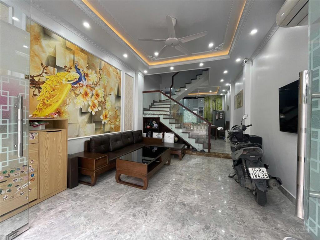Nhà him lam hùng vương đường 10m chỉ 4,3 tỷ