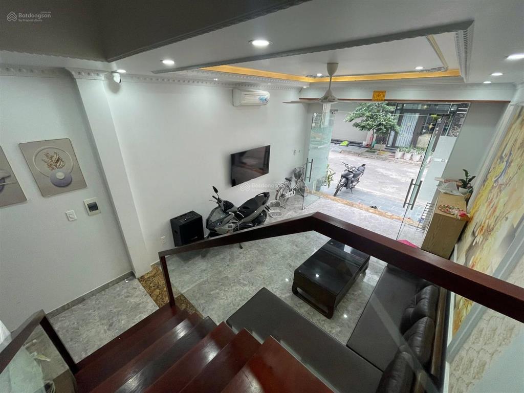 Nhà him lam hùng vương đường 10m chỉ 4,3 tỷ