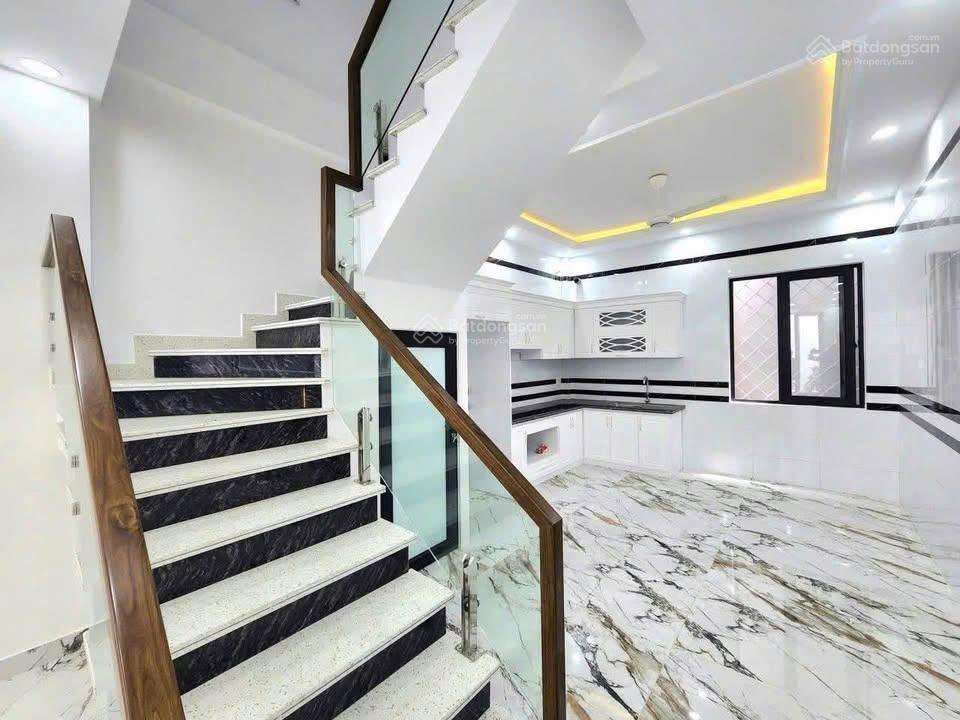 Nhà 4 tầng tôn đức thắng ô tô vào được chỉ 3,25 tỷ