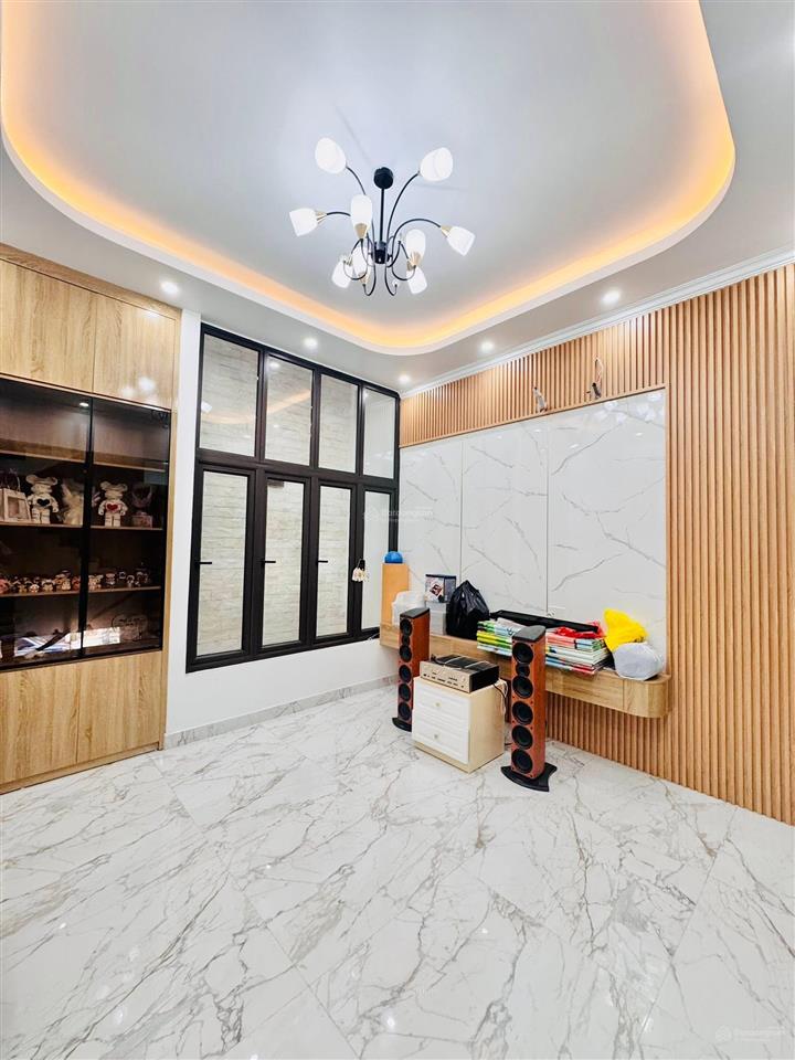 Nhà 4 tầng khu tđc vinhomes riverside đường 11m chỉ 5,2 tỷ