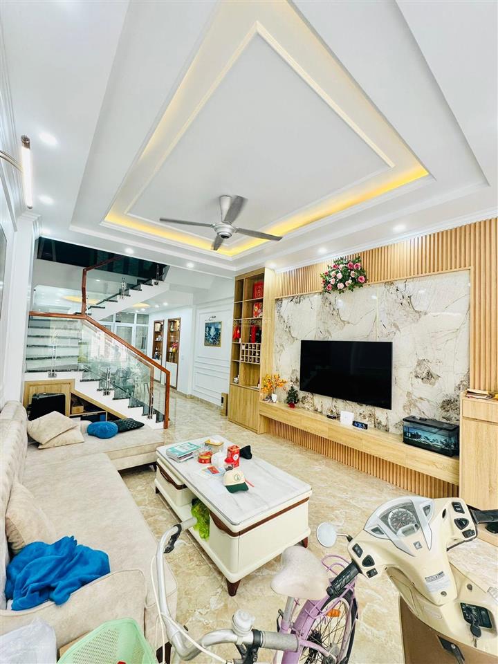 Nhà 4 tầng khu tđc vinhomes riverside đường 11m chỉ 5,2 tỷ