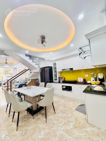 Nhà 4 tầng khu tđc vinhomes riverside đường 11m chỉ 5,2 tỷ