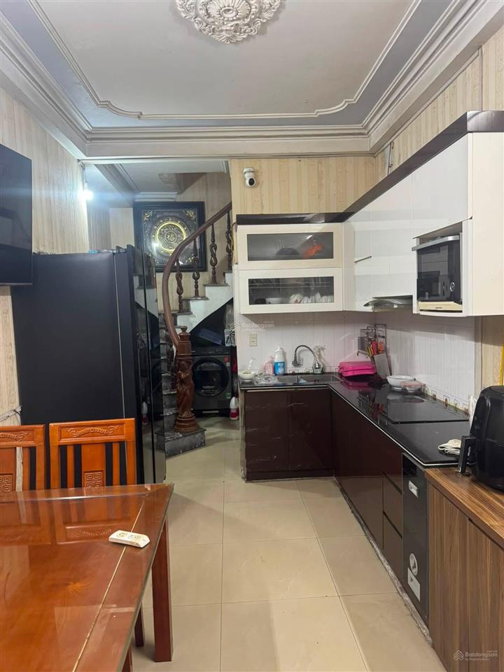 Nhà 3 tầng nguyễn hồng quân 3 bước chân ra chợ hòa bình chỉ 2,5 tỷ