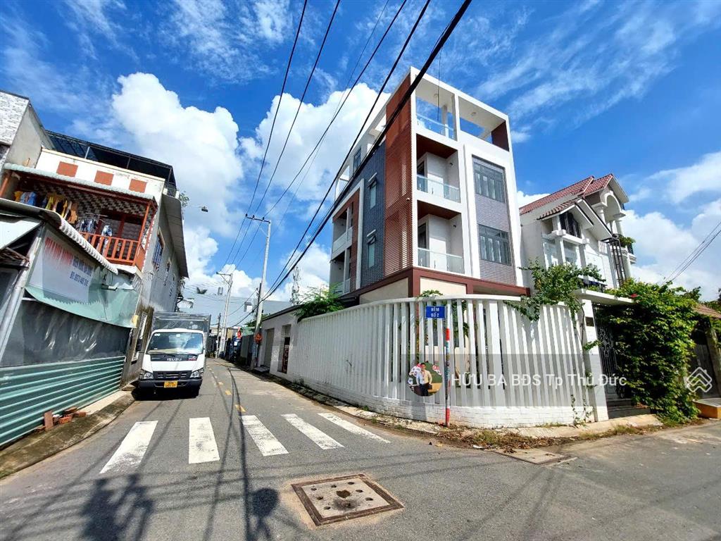 Bán nhà 10m x 20m đã tách 2 lô nhà nằm mặt tiền đường sổ vuông đẹp xây dựng 1 hầm 7 tầng