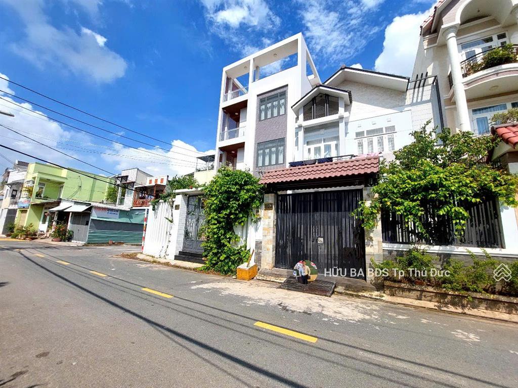 Bán nhà 10m x 20m đã tách 2 lô nhà nằm mặt tiền đường sổ vuông đẹp xây dựng 1 hầm 7 tầng