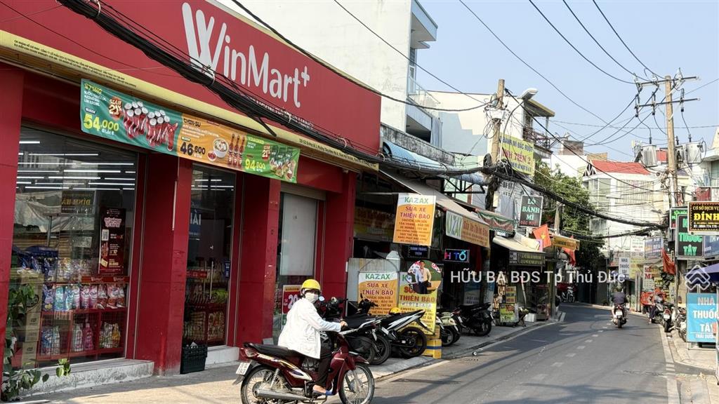 Mặt tiền kinh doanh. dt4.7m x 11m. 50m công nhận nhà đang cho thuê 14tr/1 th giá bán 6.5 tỷ sổ hồng