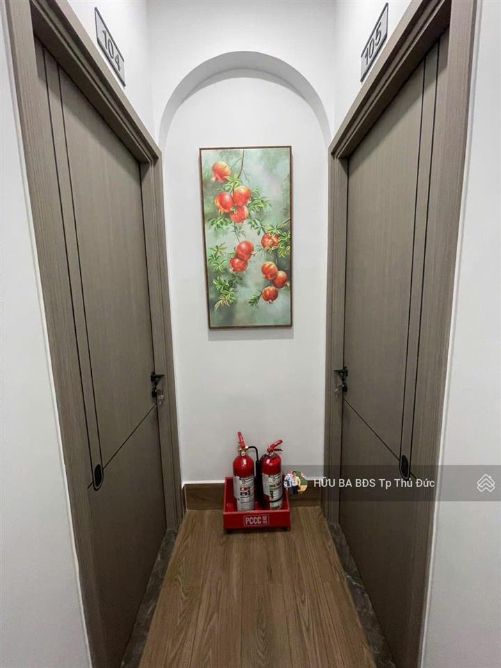 Tòa nhà căn hộ dịch vụ 16 phòng 4 tầng có thang máy ngang 8m đang thu nhập 60tr /1th