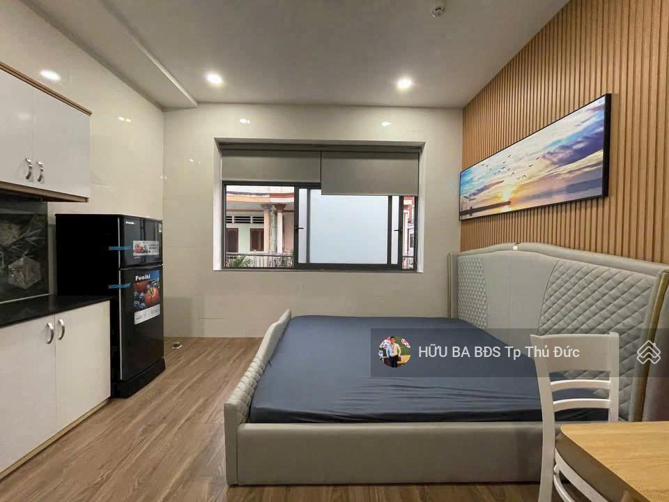 Tòa nhà căn hộ dịch vụ 16 phòng 4 tầng có thang máy ngang 8m đang thu nhập 60tr /1th