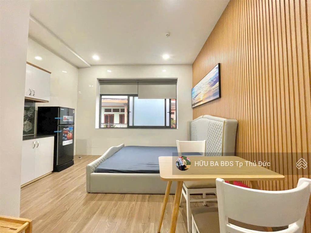 Tòa nhà căn hộ dịch vụ 16 phòng 4 tầng có thang máy ngang 8m đang thu nhập 60tr /1th