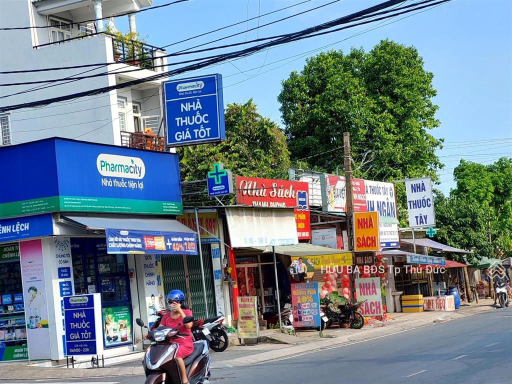 Nhà 1 lầu ngang 4.2m đất 90.m2 sàn 125m2 nhà mặt tiền hoàng hữu nam.giá 7.5 tỷ sổ hồng riêng