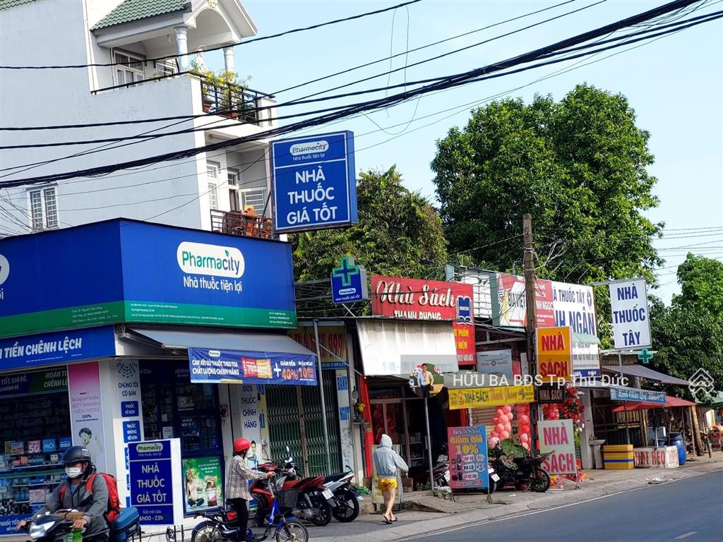 Nhà 1 lầu ngang 4.2m đất 90.m2 sàn 125m2 nhà mặt tiền hoàng hữu nam.giá 7.5 tỷ sổ hồng riêng
