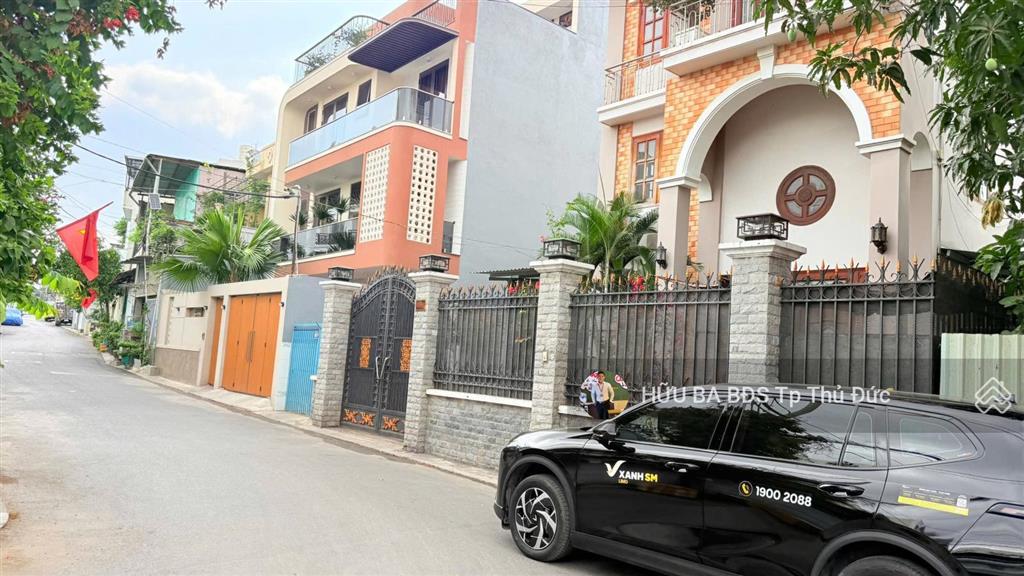150m2 ngang 10m. sổ hồng vuông vức khu dân cư giá 8,2 tỷ. đang ở và cho thuê 25tr/1th