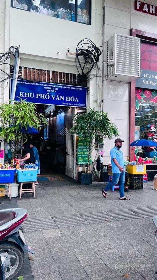 Căn hộ 1 phòng ngủ, tầng 8, ngay trung tâm quận 1, dtsd 35m2, chỉ 3 tỷ 2 (thương lượng)