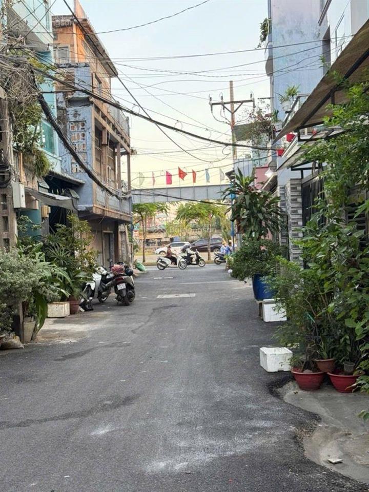 Nhà 3 tầng, hẻm 6m võ văn kiệt, quận 6