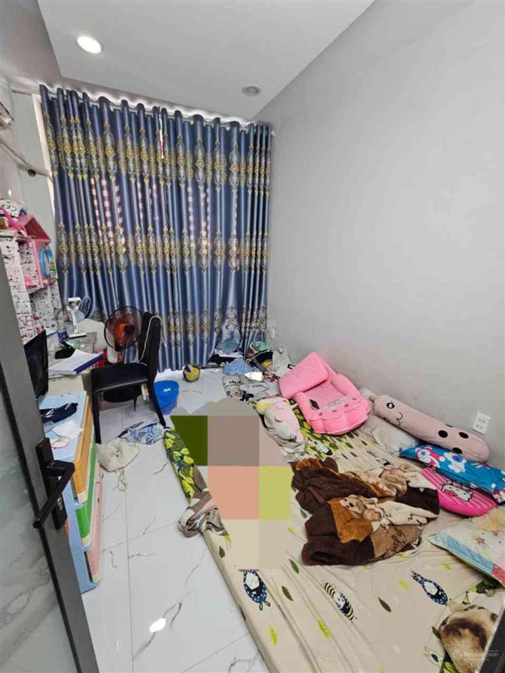 Chỉ 1 tỷ 99  nhà 2 tầng  18m2 ngay bà hom, quận 6, gần vòng xoay phú lâm