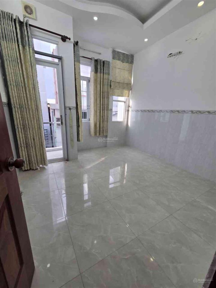 35m2  4 tầng  chỉ 6 tỷ 18  ngay phạm văn chí, 6