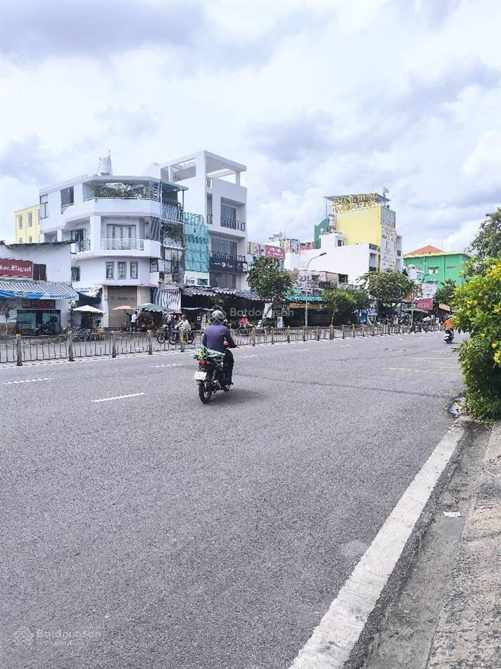 35m2, 4 tầng nở hậu, mặt tiền phạm văn chí, quận 6