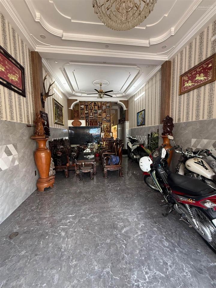 Nhà mặt tiền, mới đẹp, 72m2, 4 tầng, ngay lý chiêu hoàng, quận 6