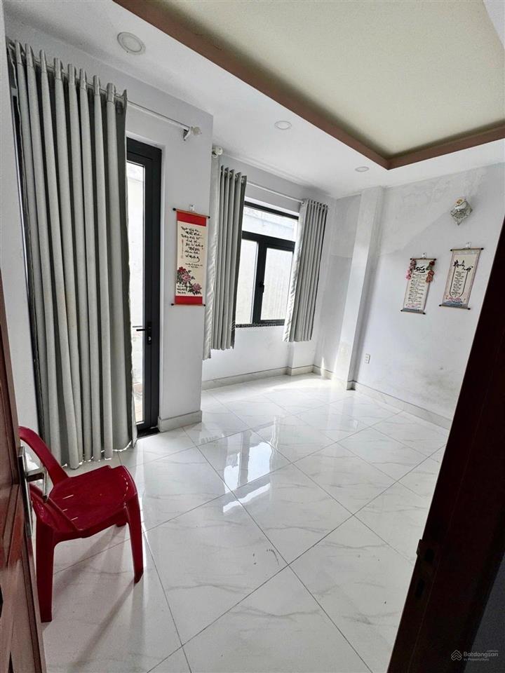 Nhỉnh 4 tỷ  35m². 3 tầng ở ngay, hẻm 3.5m tân hòa đông, gần cc summer square