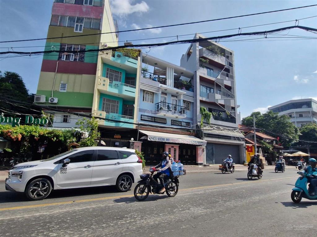 Nhà cũ 2 tầng  232m², mặt tiền đường chợ lớn, khu dân cư bình phú, quận 6