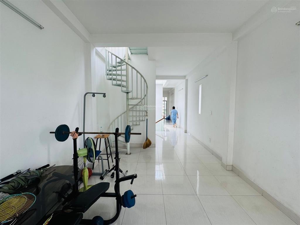 Mặt tiền nguyễn văn luông, quận 6  102m2, 5 tầng, thang máy, kinh doanh đa ngành