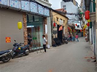 Bán đất tặng nhà c4 hai thoáng khuôn vàng thước ngọc