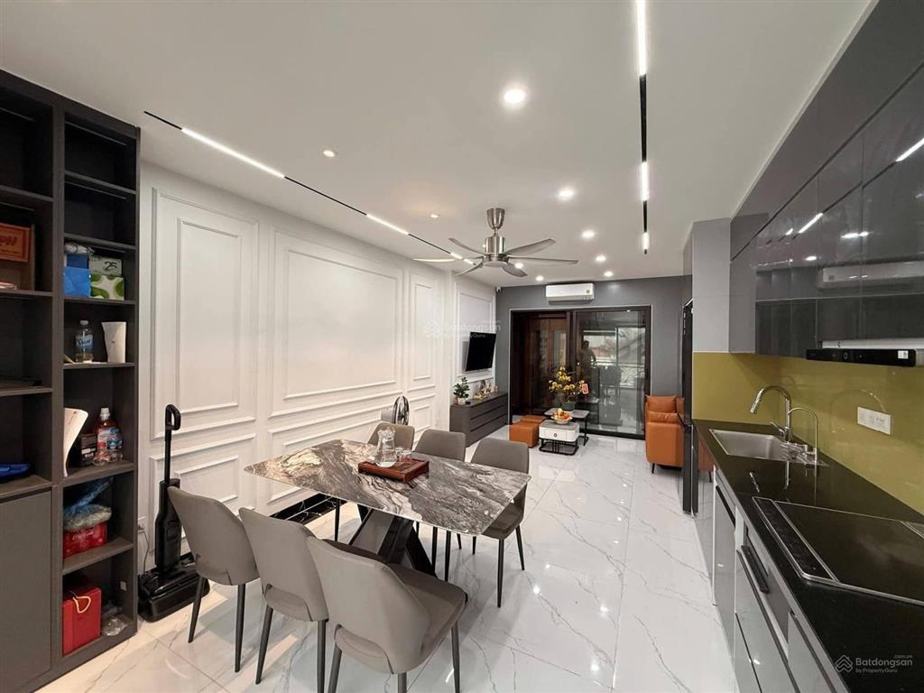 Nhà tây mỗ dt 50m 5 tầng thang máy full nội thất