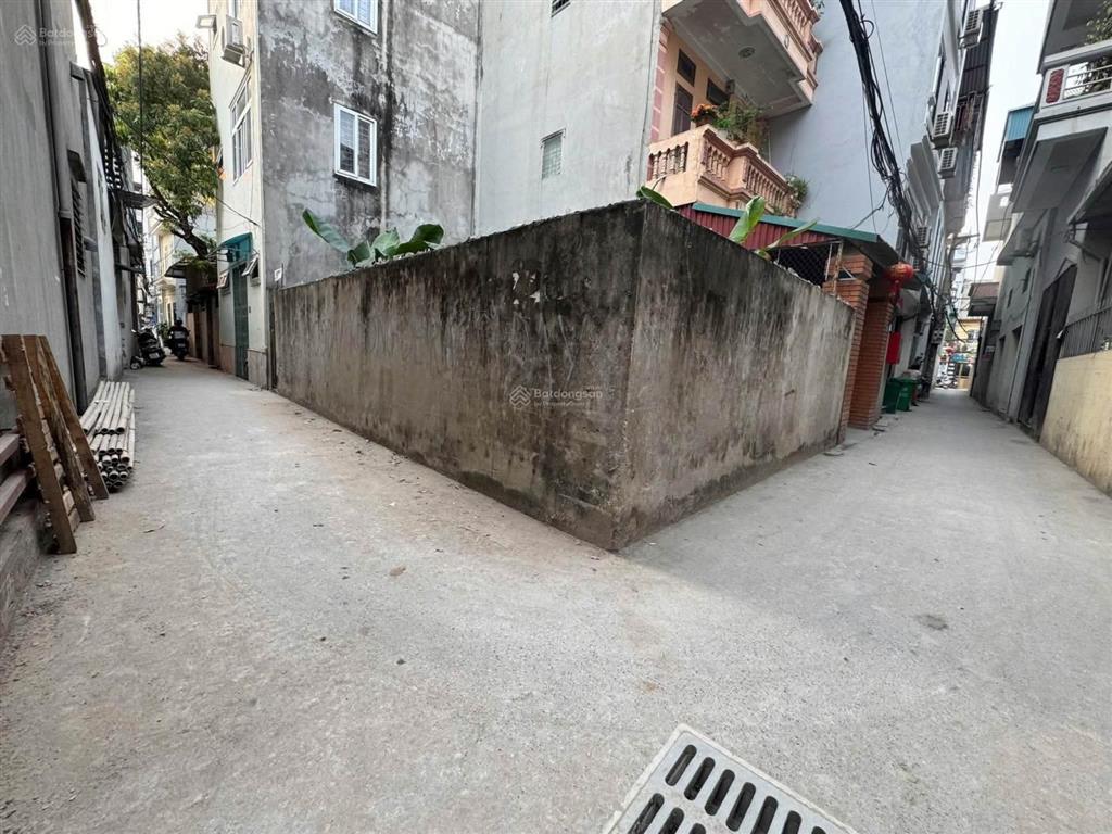 Bán đất tặng nhà, cạnh khu đô thị mới